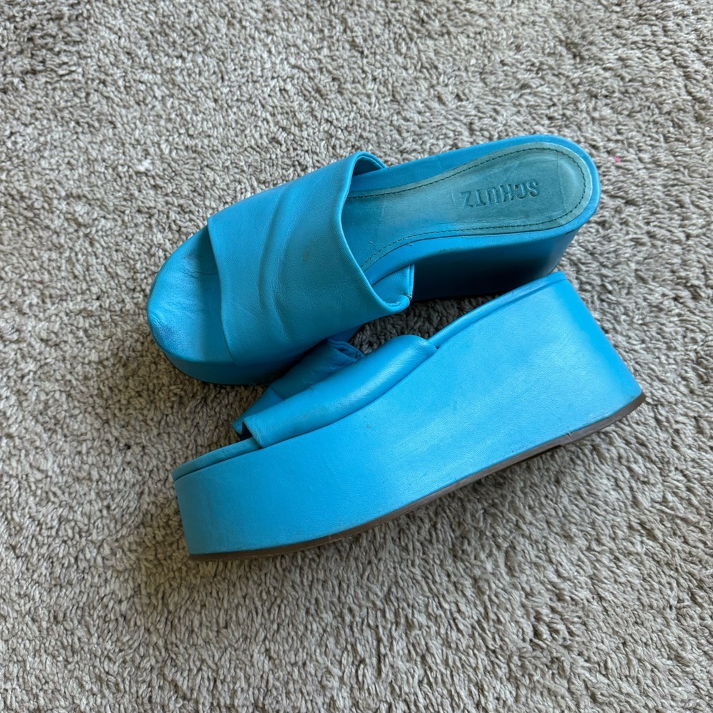 Blue Platforms